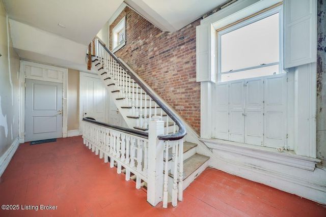 2008 W Jefferson St, Louisville, KY 40203