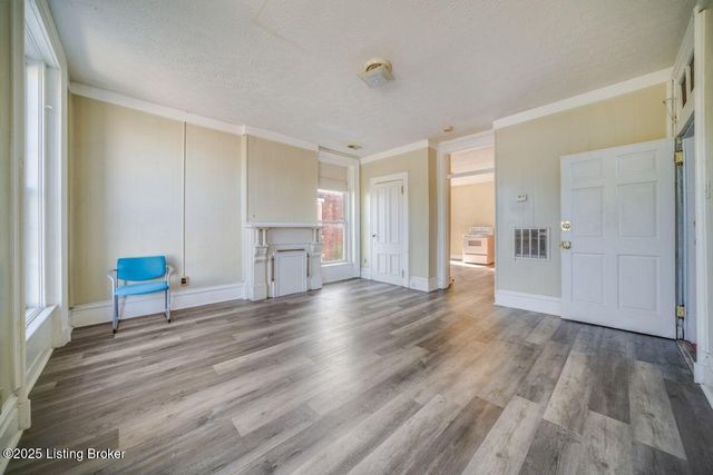 2008 W Jefferson St, Louisville, KY 40203