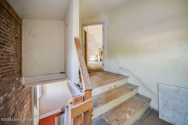 2008 W Jefferson St, Louisville, KY 40203