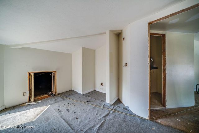 2008 W Jefferson St, Louisville, KY 40203