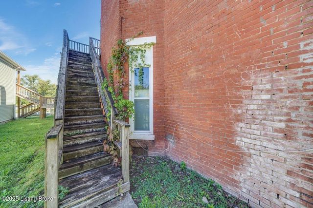 2008 W Jefferson St, Louisville, KY 40203