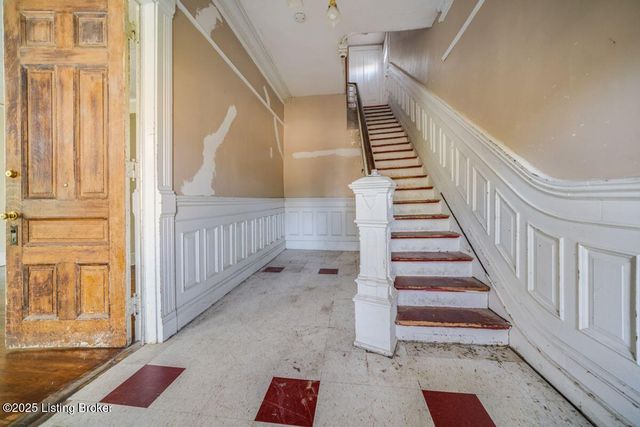 2008 W Jefferson St, Louisville, KY 40203