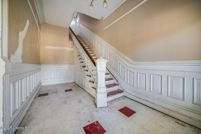 2008 W Jefferson St, Louisville, KY 40203