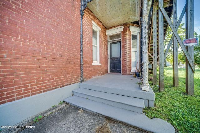 2008 W Jefferson St, Louisville, KY 40203