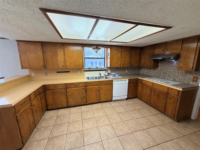 2800 Robin RD, Manchaca, TX 78652