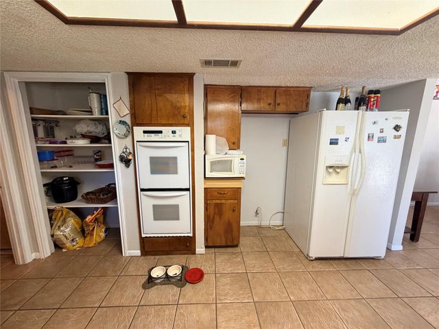 2800 Robin RD, Manchaca, TX 78652