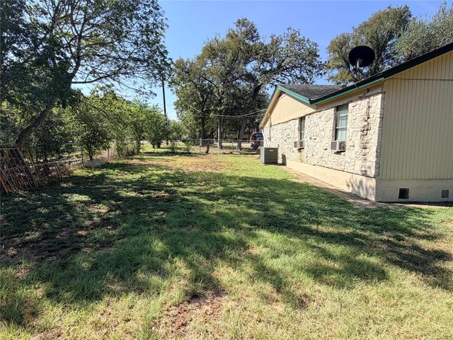 2800 Robin RD, Manchaca, TX 78652