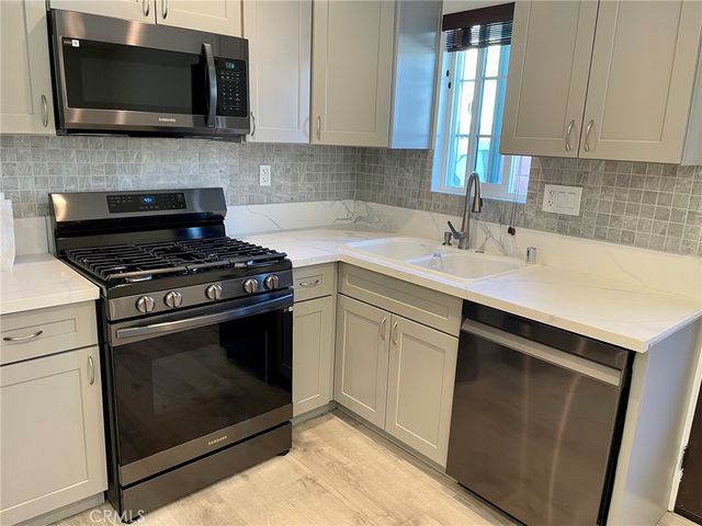 22953 Blythe Street N, West Hills, CA 91304