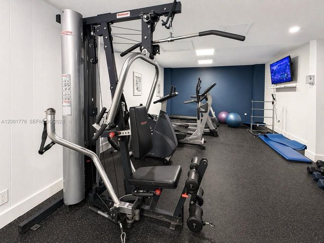 16565 NE 26th Ave 3C, North Miami Beach, FL 33160