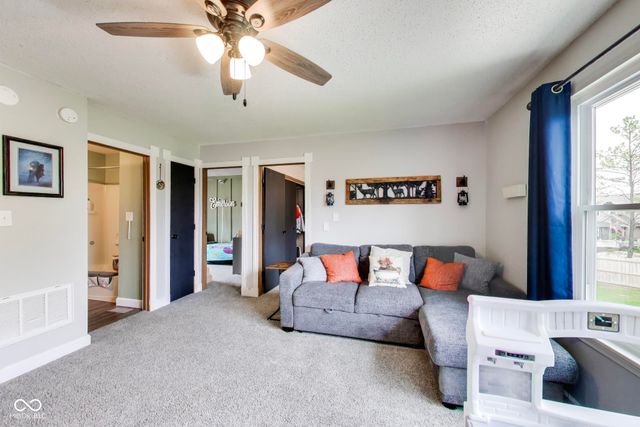 106 Coralbury Court, Mooresville, IN 46158