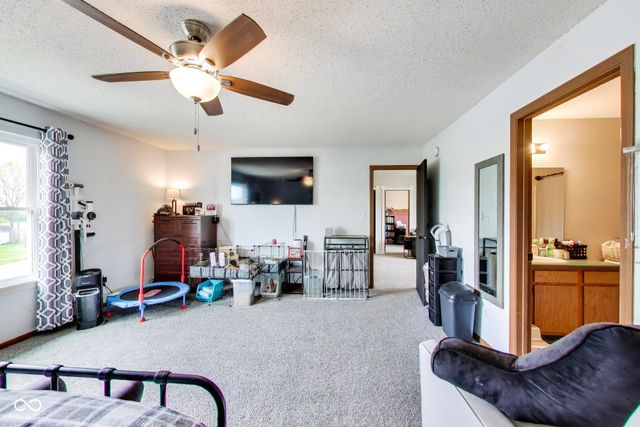 106 Coralbury Court, Mooresville, IN 46158