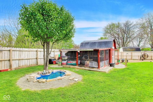 106 Coralbury Court, Mooresville, IN 46158