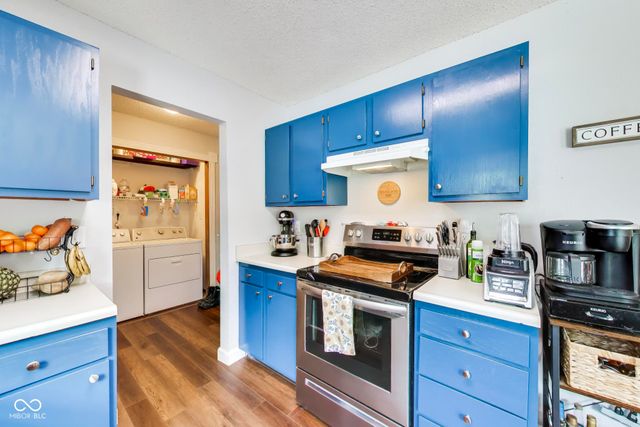 106 Coralbury Court, Mooresville, IN 46158