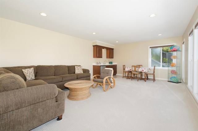 8939 Oviedo Street, San Diego, CA 92129