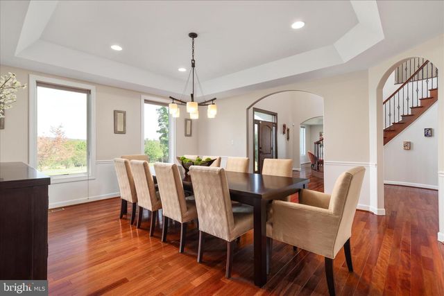 16064 WATERFORD CREEK CIR, Hamilton, VA 20158