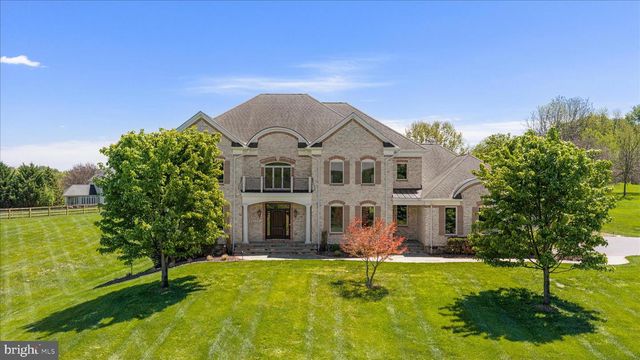 16064 WATERFORD CREEK CIR, Hamilton, VA 20158