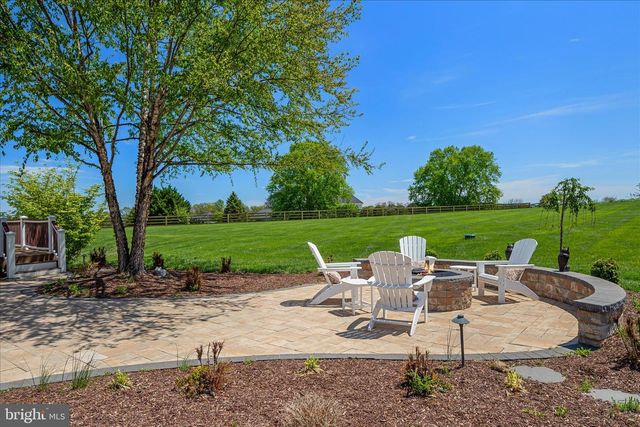 16064 WATERFORD CREEK CIR, Hamilton, VA 20158