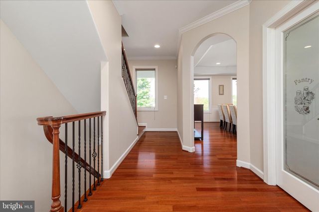 16064 WATERFORD CREEK CIR, Hamilton, VA 20158
