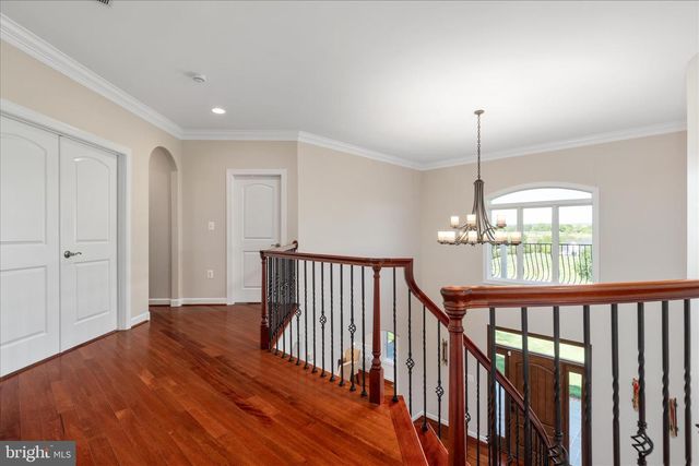 16064 WATERFORD CREEK CIR, Hamilton, VA 20158