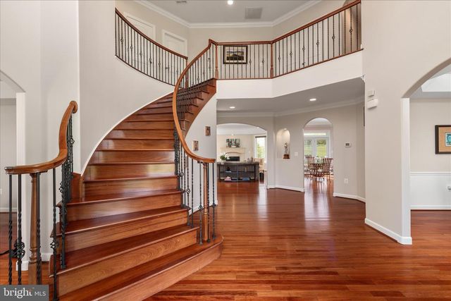 16064 WATERFORD CREEK CIR, Hamilton, VA 20158