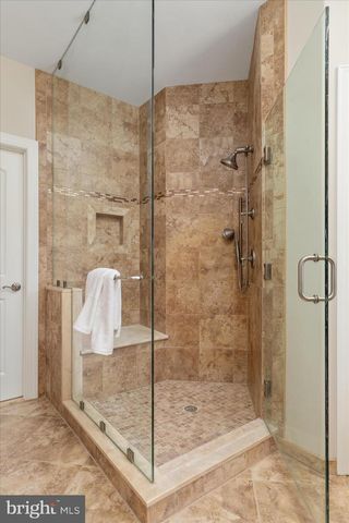 16064 WATERFORD CREEK CIR, Hamilton, VA 20158