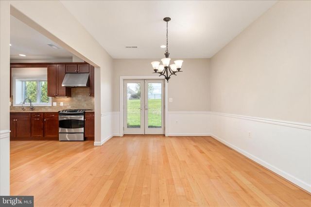 16064 WATERFORD CREEK CIR, Hamilton, VA 20158