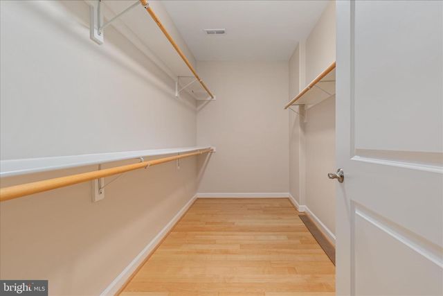 16064 WATERFORD CREEK CIR, Hamilton, VA 20158