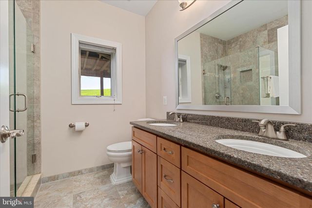 16064 WATERFORD CREEK CIR, Hamilton, VA 20158