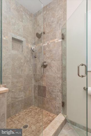 16064 WATERFORD CREEK CIR, Hamilton, VA 20158