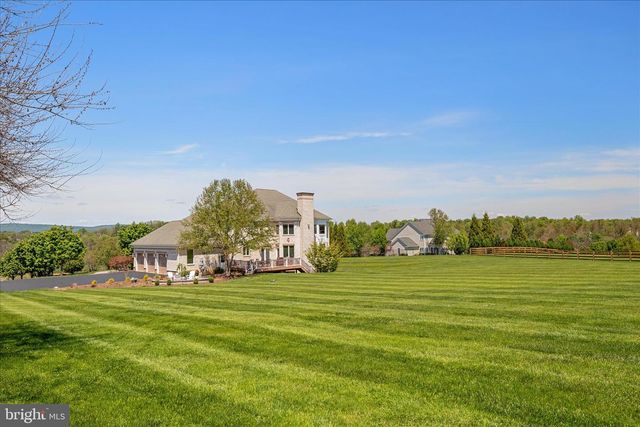 16064 WATERFORD CREEK CIR, Hamilton, VA 20158