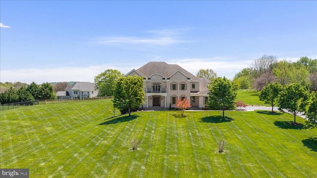 16064 WATERFORD CREEK CIR, Hamilton, VA 20158