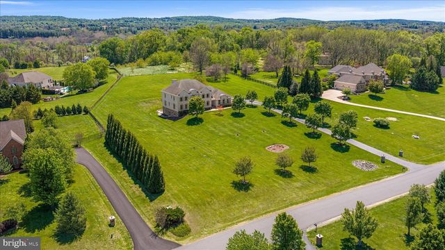 16064 WATERFORD CREEK CIR, Hamilton, VA 20158