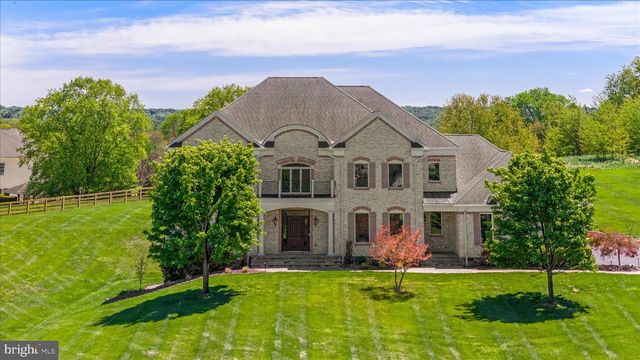 16064 WATERFORD CREEK CIR, Hamilton, VA 20158