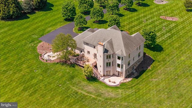 16064 WATERFORD CREEK CIR, Hamilton, VA 20158