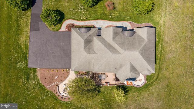 16064 WATERFORD CREEK CIR, Hamilton, VA 20158
