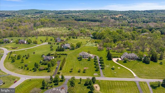 16064 WATERFORD CREEK CIR, Hamilton, VA 20158