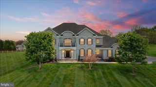 16064 WATERFORD CREEK CIR, Hamilton, VA 20158