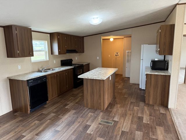 980 Market St, Prospect, TN 38477