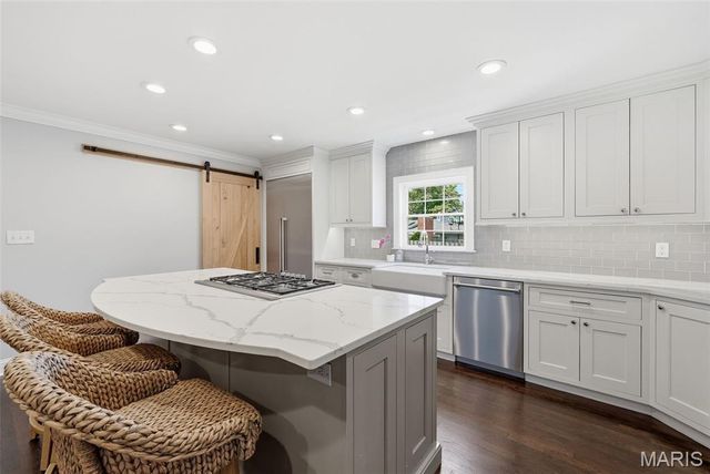 615 Meadowridge Lane, Kirkwood, MO 63122