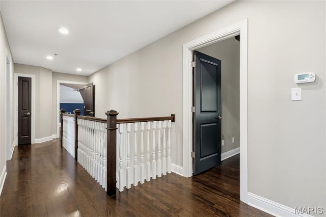 615 Meadowridge Lane, Kirkwood, MO 63122