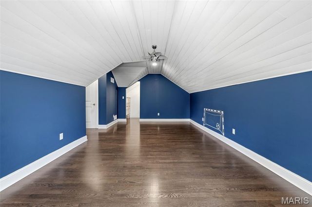 615 Meadowridge Lane, Kirkwood, MO 63122