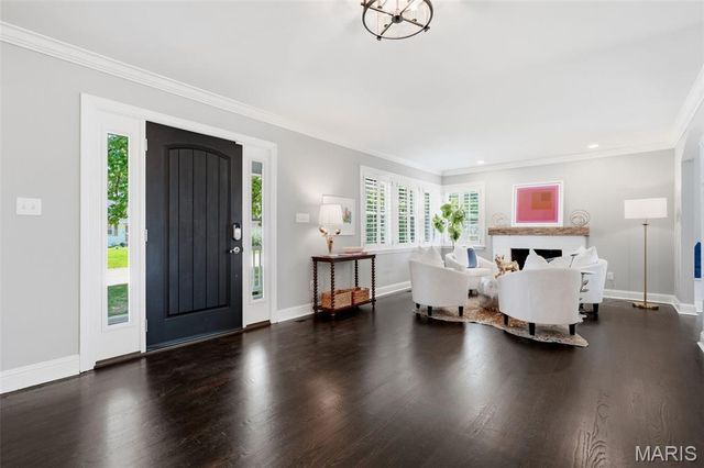 615 Meadowridge Lane, Kirkwood, MO 63122