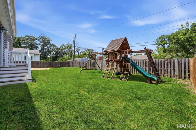 615 Meadowridge Lane, Kirkwood, MO 63122