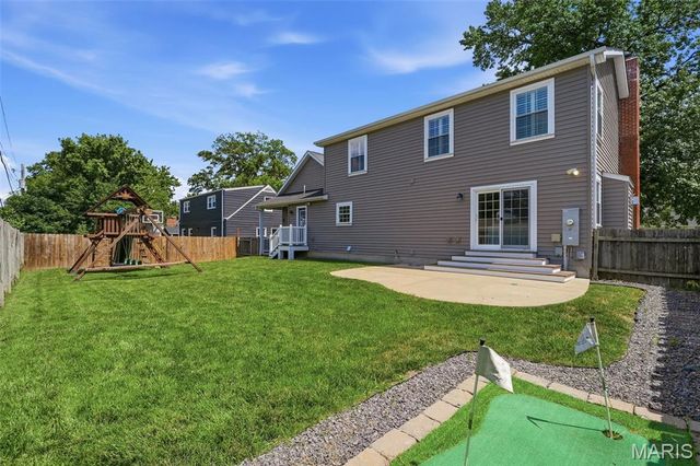 615 Meadowridge Lane, Kirkwood, MO 63122