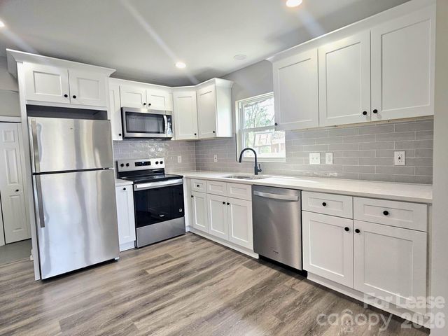 2900 Enfield Road, Charlotte, NC 28205