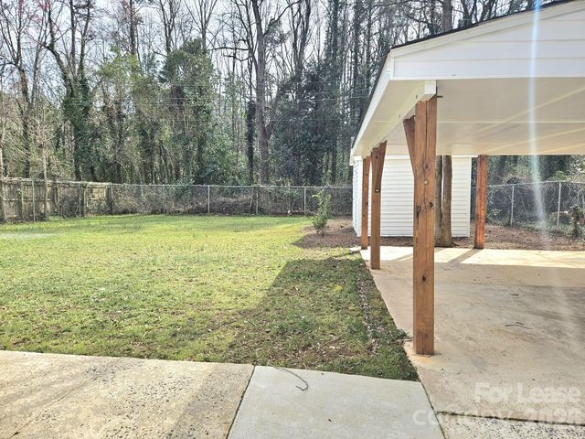 2900 Enfield Road, Charlotte, NC 28205