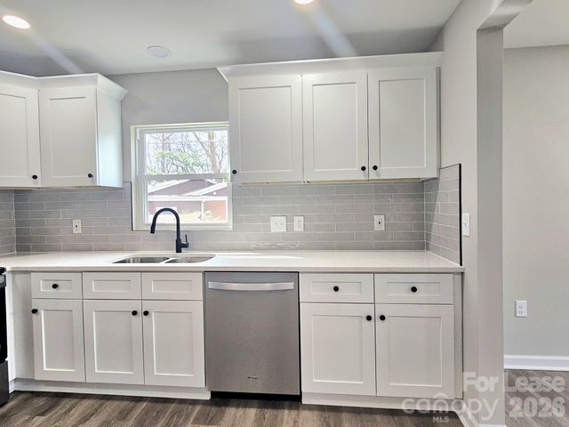 2900 Enfield Road, Charlotte, NC 28205