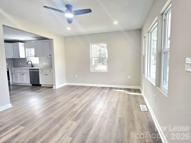 2900 Enfield Road, Charlotte, NC 28205