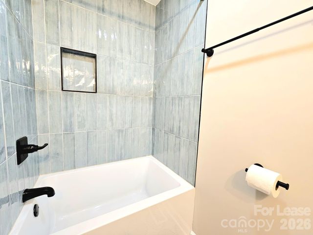 2900 Enfield Road, Charlotte, NC 28205