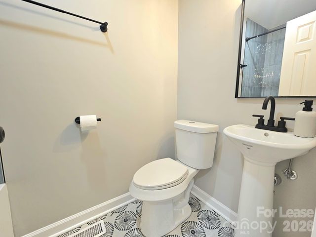 2900 Enfield Road, Charlotte, NC 28205